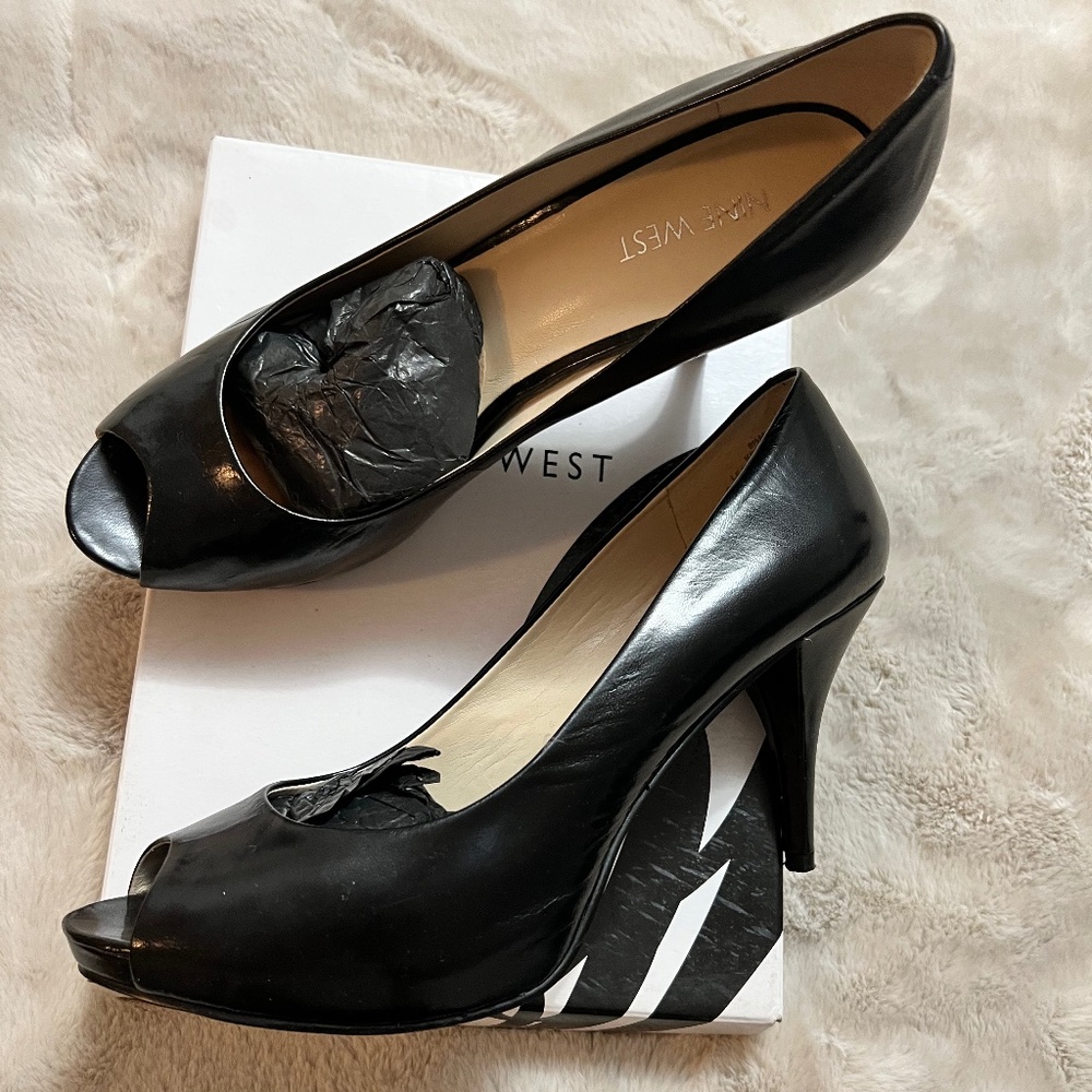 Nine West Kelsyo platform peep toe pump